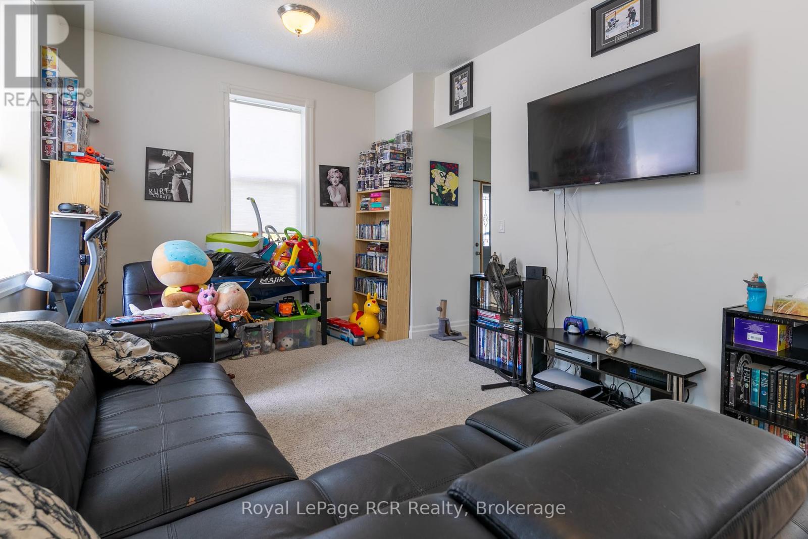 












424 ROYAL STREET E

,
North Perth (Listowel),




Ontario
N4W2S3

