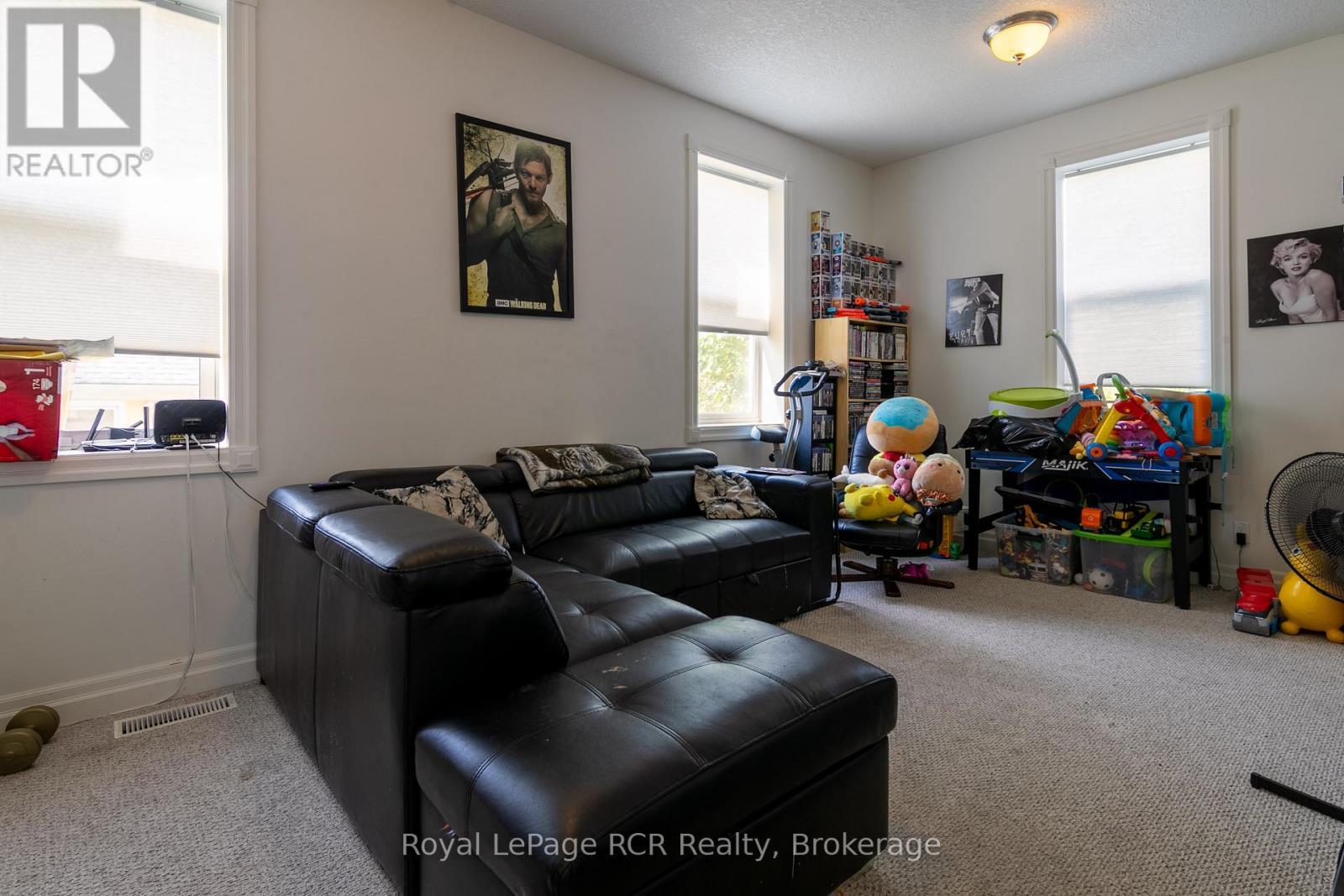












424 ROYAL STREET E

,
North Perth (Listowel),




Ontario
N4W2S3

