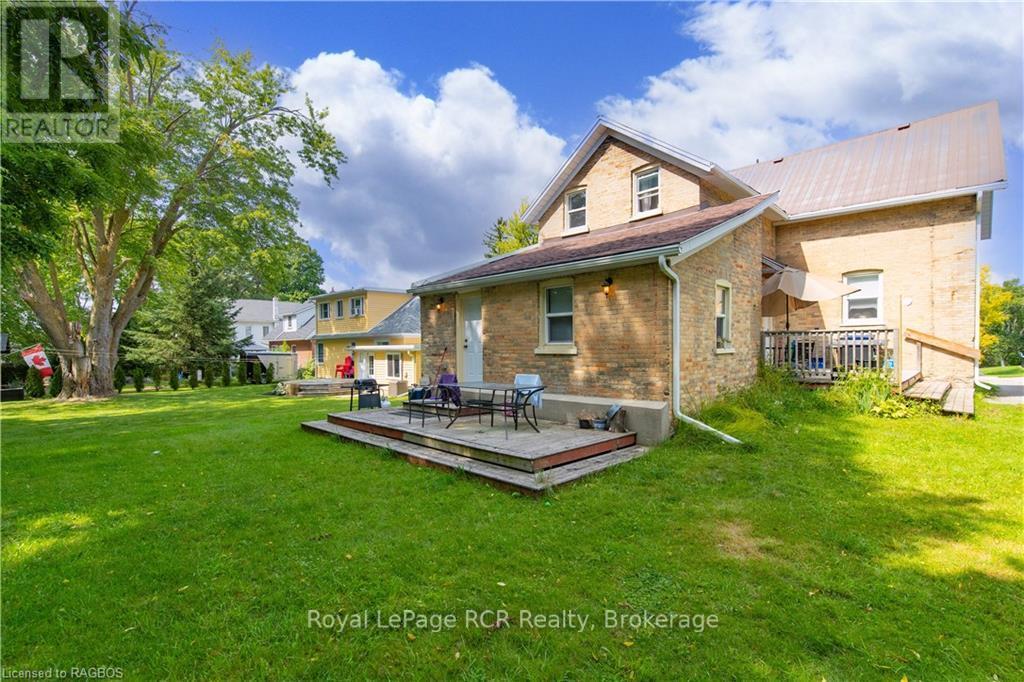 












424 ROYAL STREET E

,
North Perth (Listowel),




Ontario
N4W2S3

