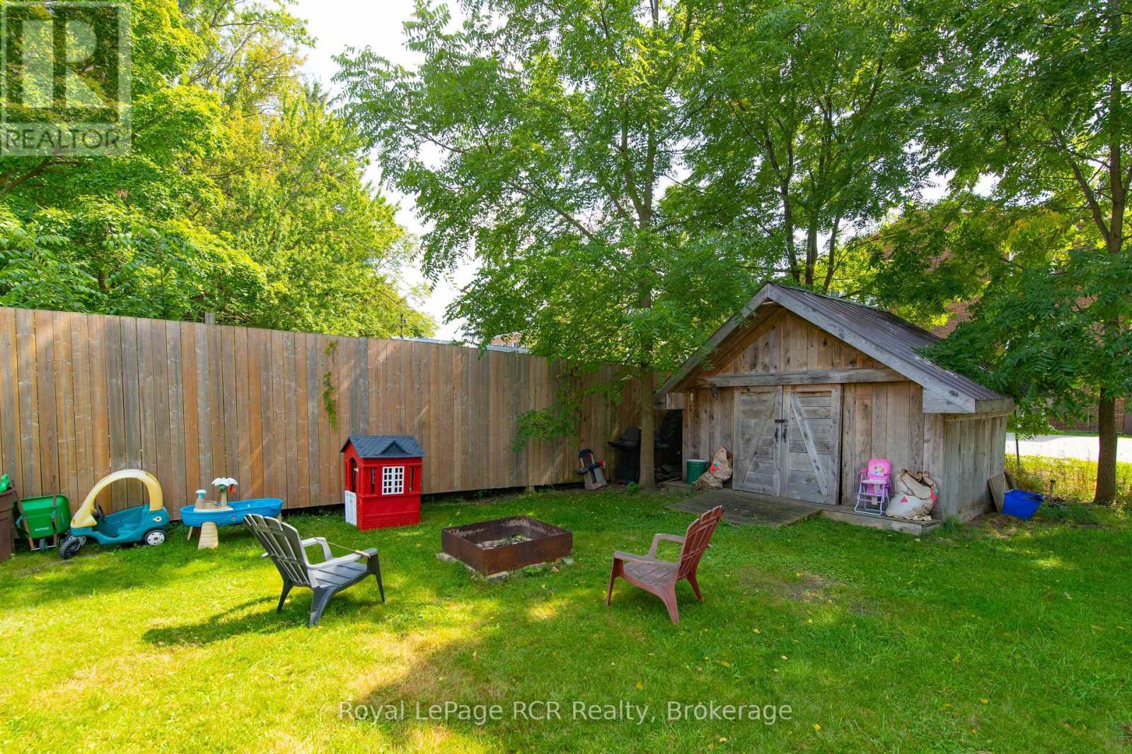 












424 ROYAL STREET E

,
North Perth (Listowel),




Ontario
N4W2S3

