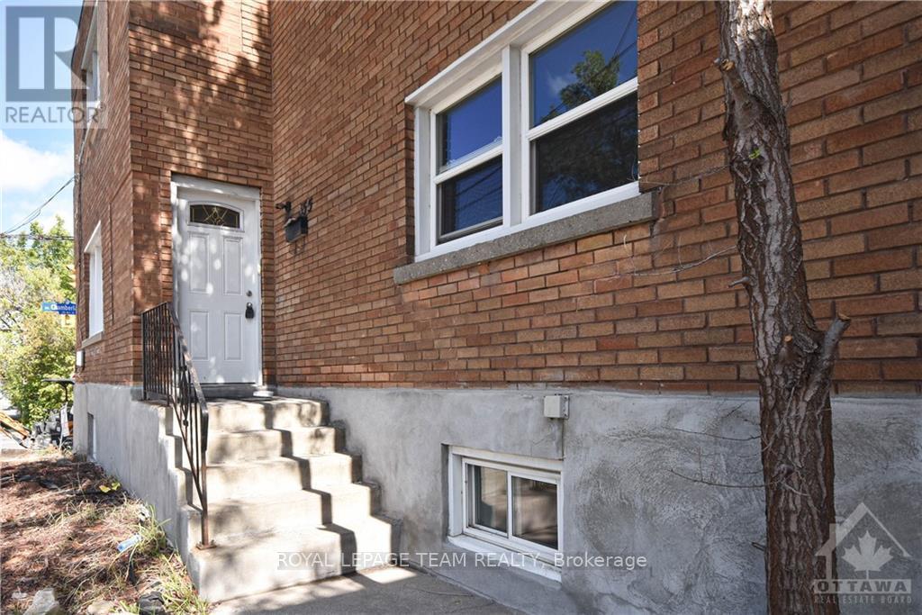 












55 GLENDALE AVENUE

,
Ottawa,




Ontario
K1S1W3

