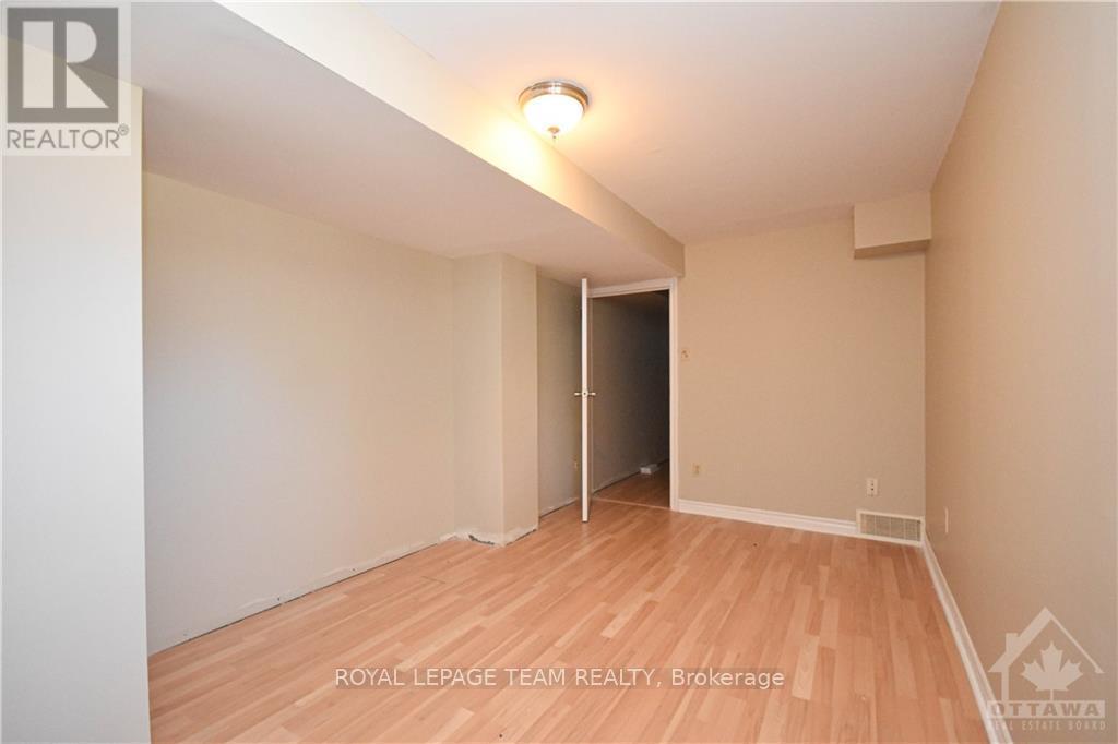 












55 GLENDALE AVENUE

,
Ottawa,




Ontario
K1S1W3

