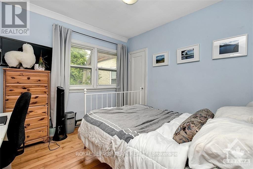 












55 GLENDALE AVENUE

,
Ottawa,




Ontario
K1S1W3

