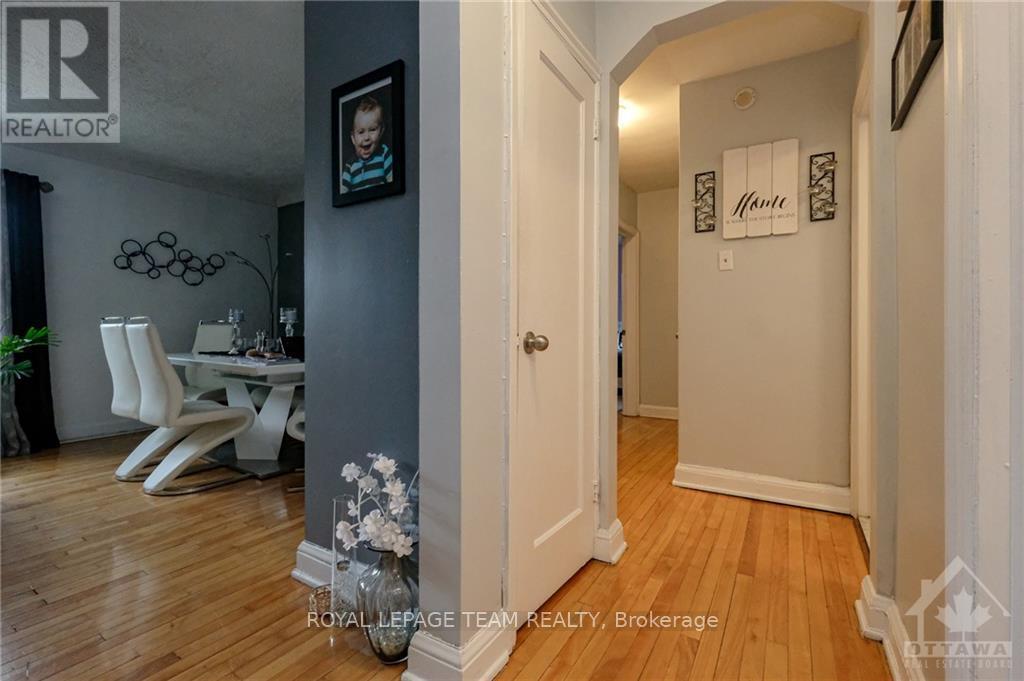 












55 GLENDALE AVENUE

,
Ottawa,




Ontario
K1S1W3

