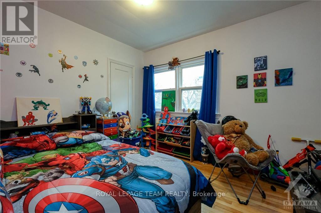 












55 GLENDALE AVENUE

,
Ottawa,




Ontario
K1S1W3

