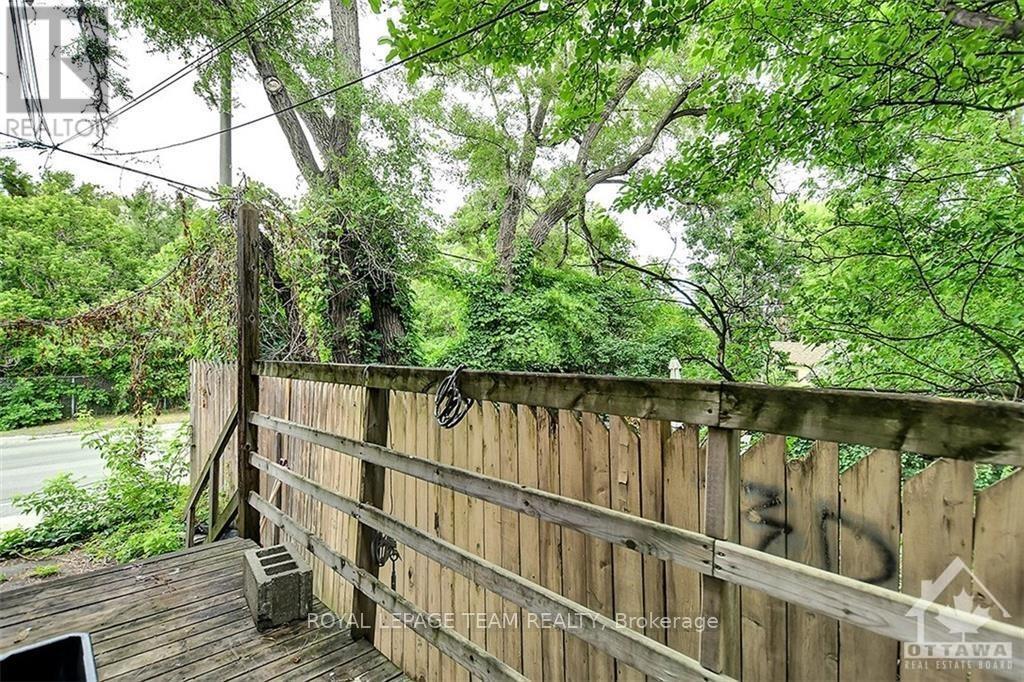 












55 GLENDALE AVENUE

,
Ottawa,




Ontario
K1S1W3

