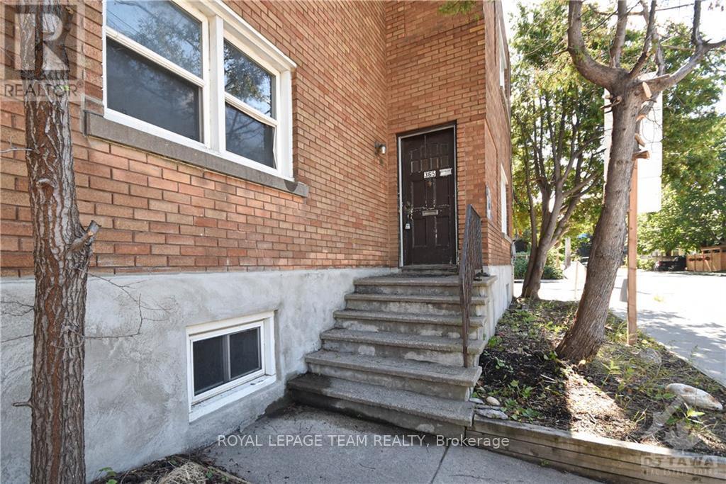 












55 GLENDALE AVENUE

,
Ottawa,




Ontario
K1S1W3

