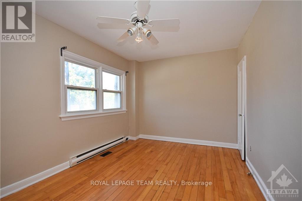 












55 GLENDALE AVENUE

,
Ottawa,




Ontario
K1S1W3

