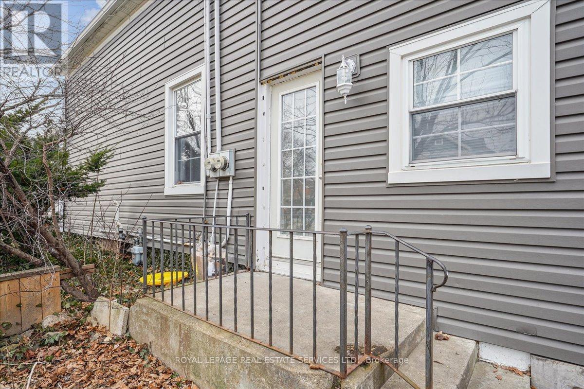 












27 GEORGE STREET

,
St. Catharines,




Ontario
L2R5N3

