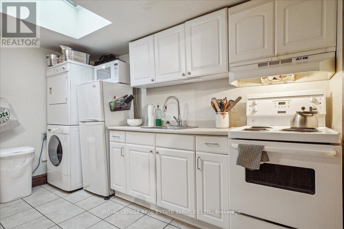 












27 GEORGE STREET

,
St. Catharines,




Ontario
L2R5N3


