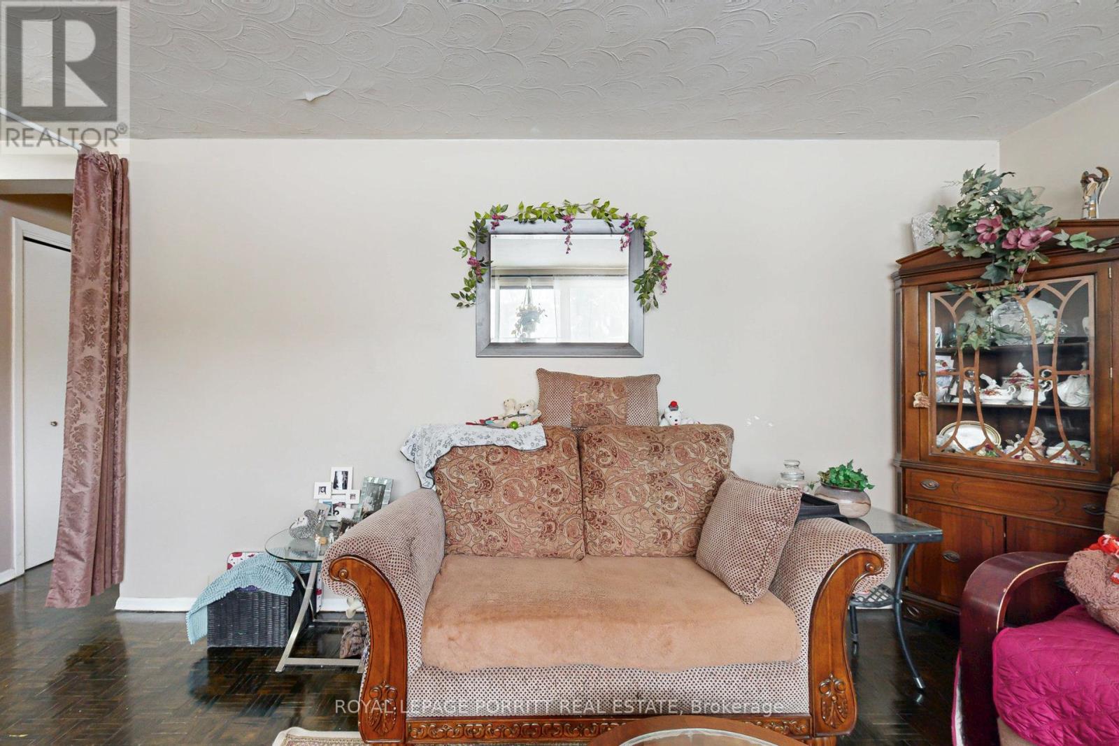 












15 MUSKOKA AVENUE

,
Toronto,




Ontario
M8W1H4


