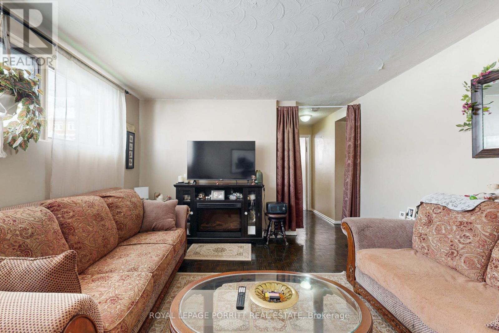 












15 MUSKOKA AVENUE

,
Toronto,




Ontario
M8W1H4

