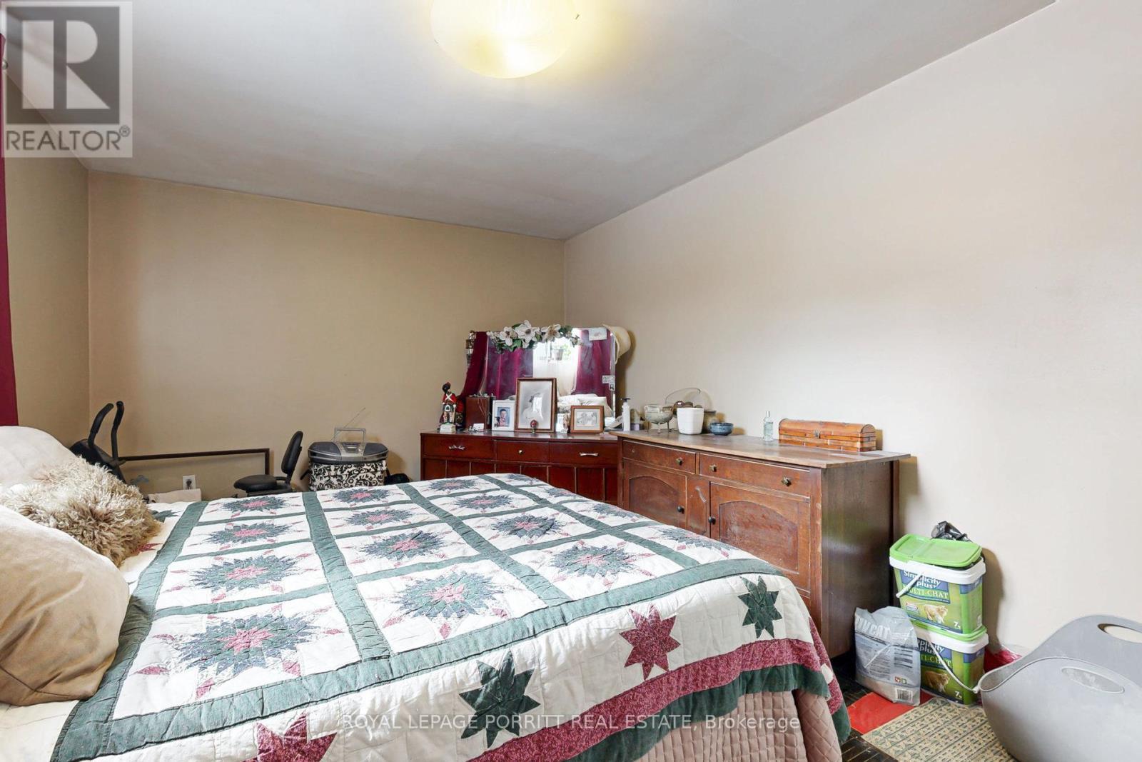 












15 MUSKOKA AVENUE

,
Toronto,




Ontario
M8W1H4

