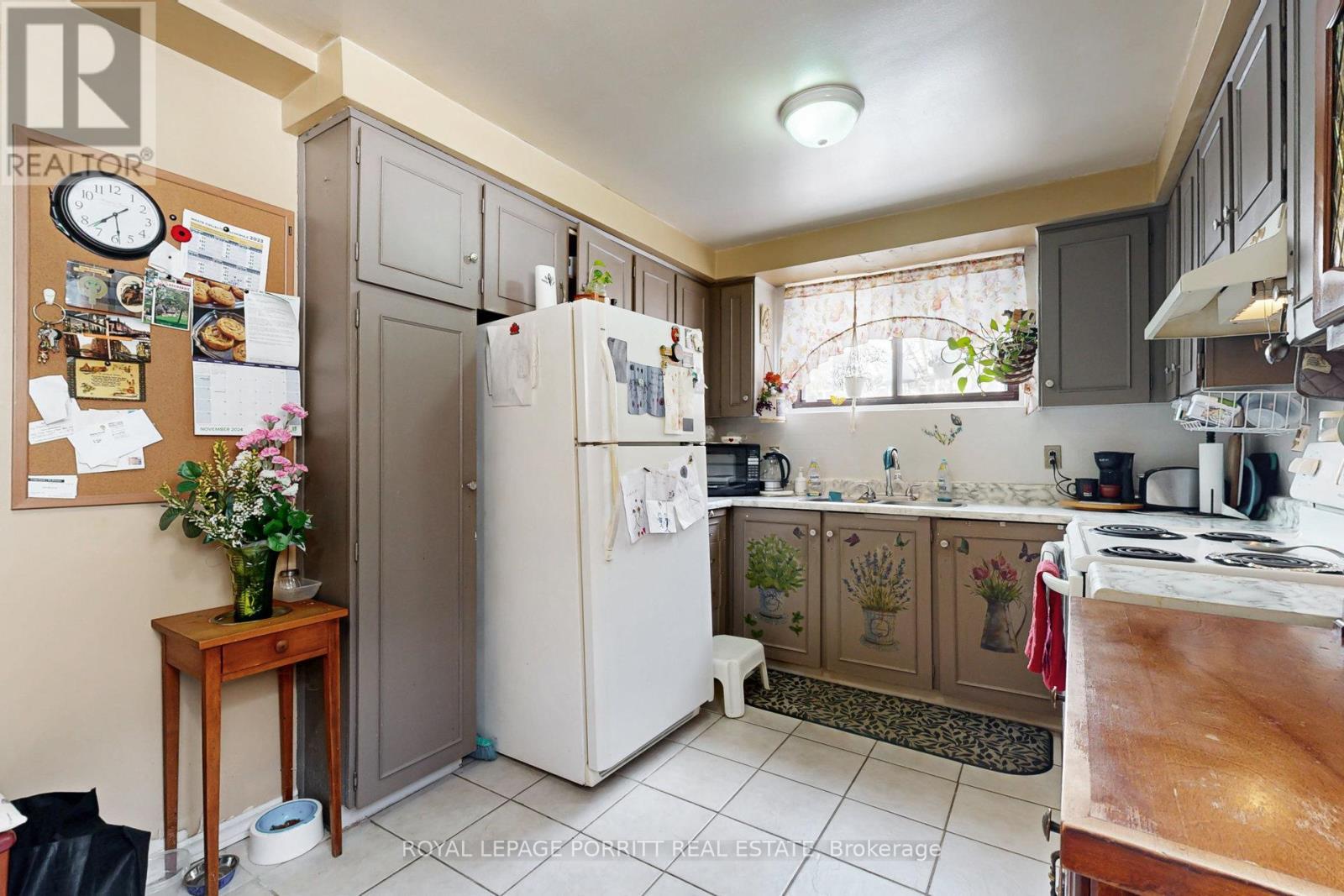 












15 MUSKOKA AVENUE

,
Toronto,




Ontario
M8W1H4

