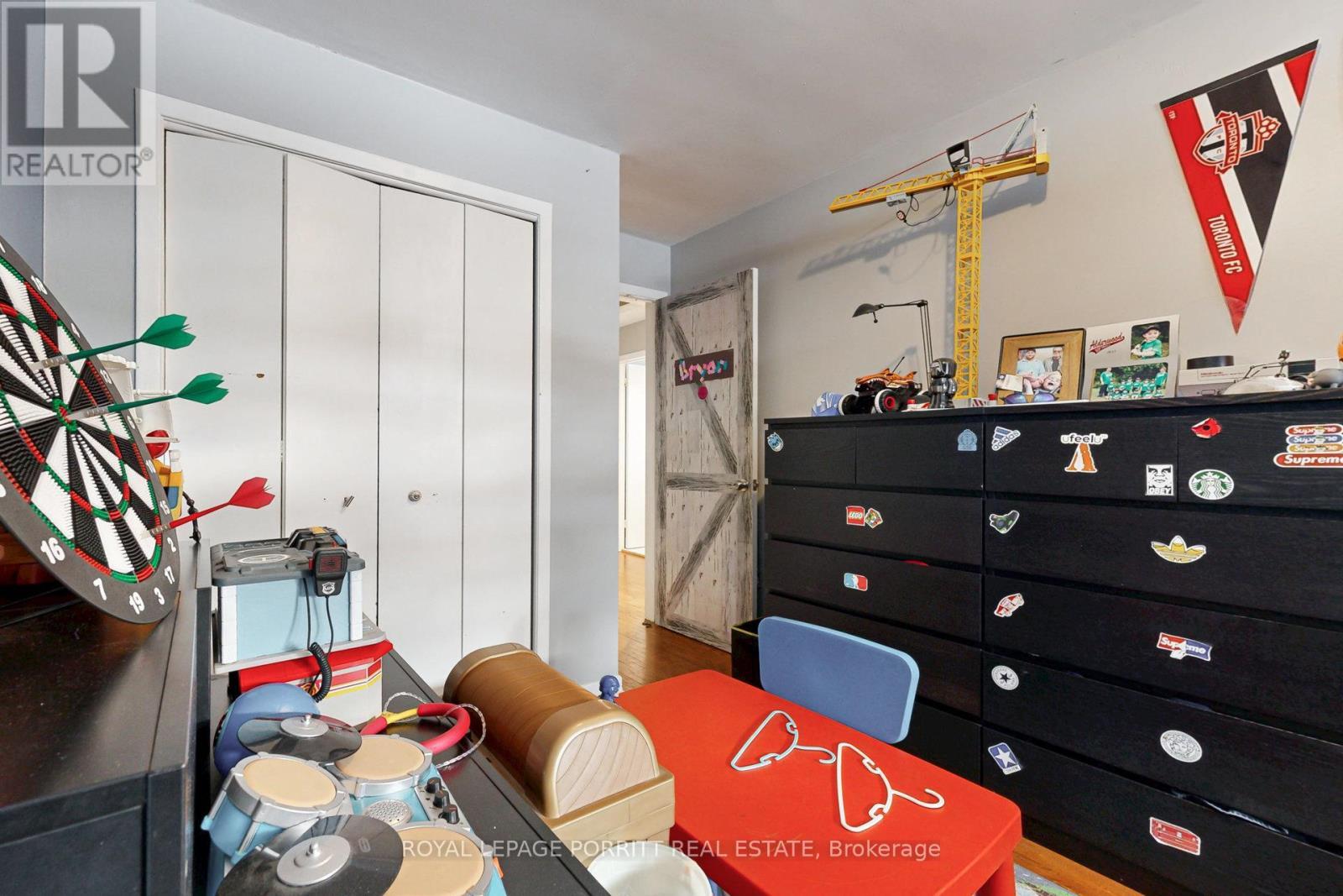 












15 MUSKOKA AVENUE

,
Toronto,




Ontario
M8W1H4

