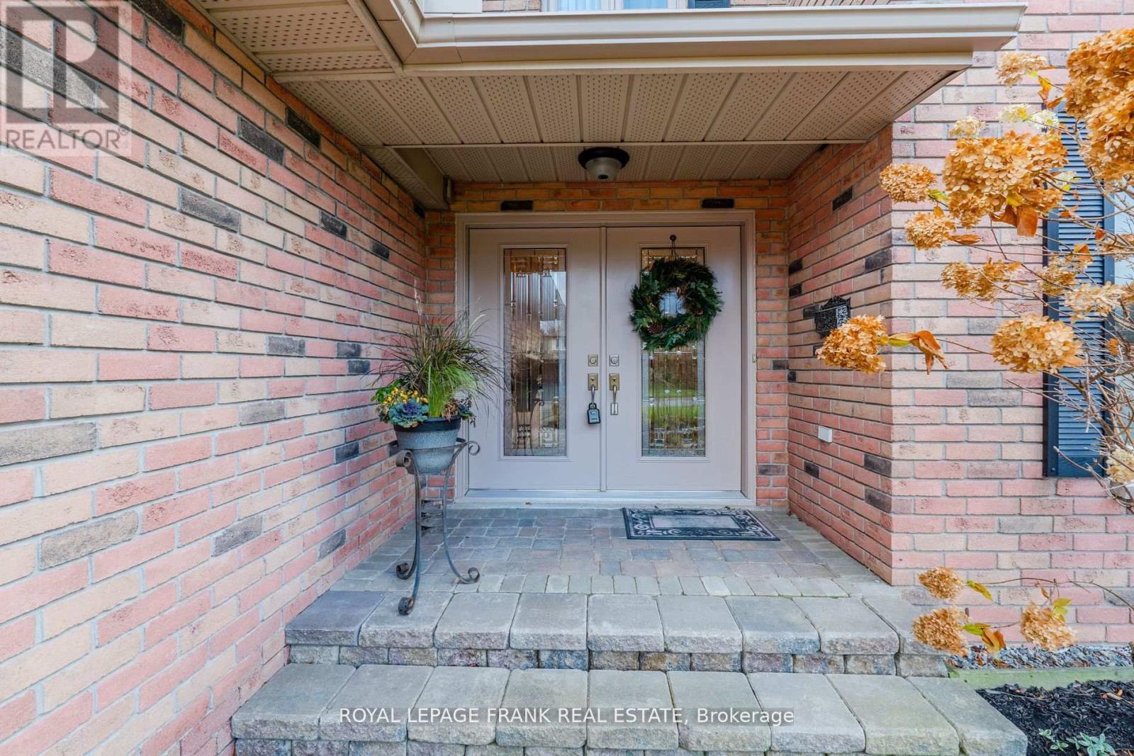 












1 DUNSFORD COURT

,
Kawartha Lakes (Lindsay),




Ontario
K9V5T3

