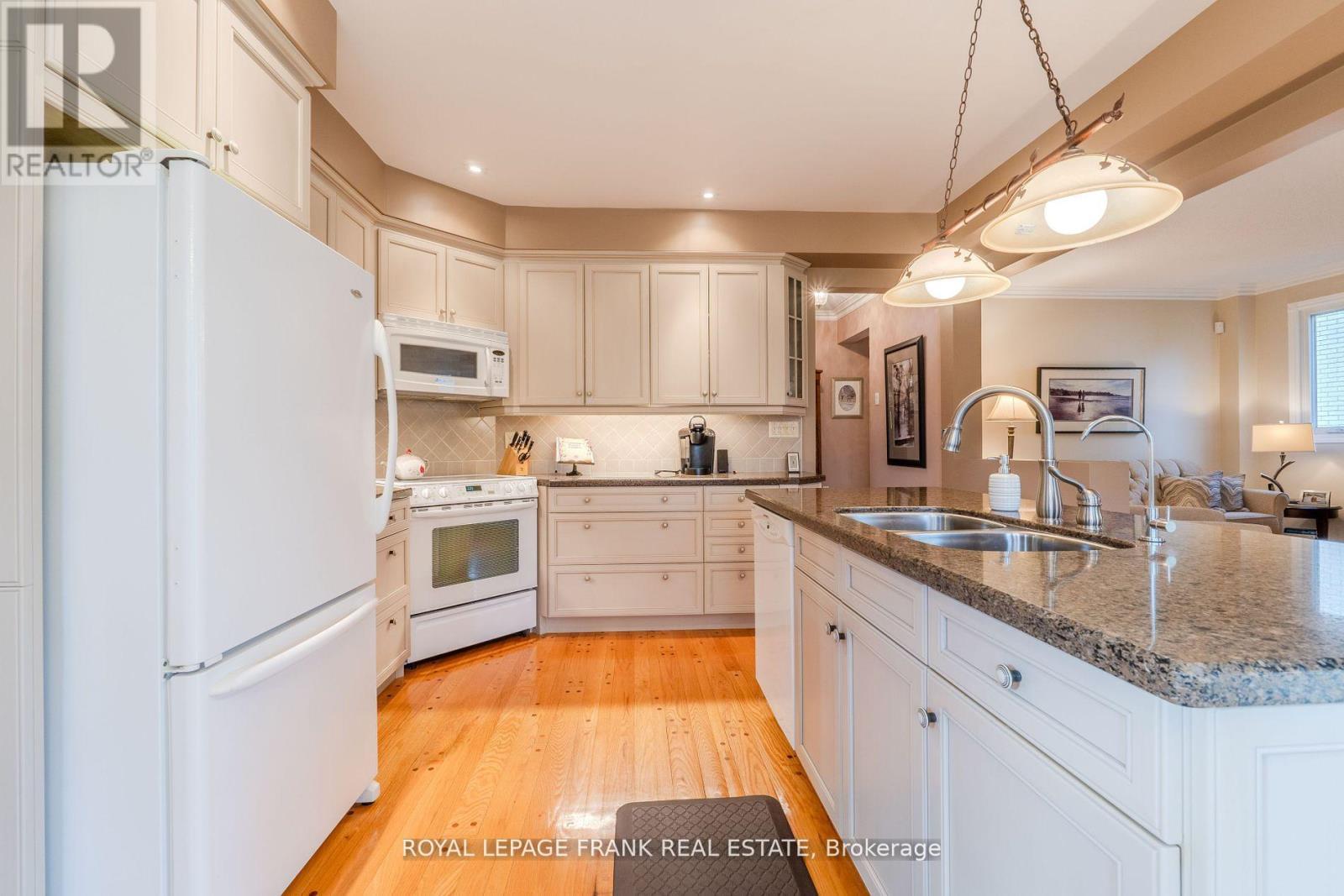 












1 DUNSFORD COURT

,
Kawartha Lakes (Lindsay),




Ontario
K9V5T3

