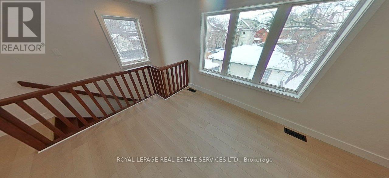 












REAR - 209 KENDAL AVENUE

,
Oshawa,




Ontario
L1G5B4

