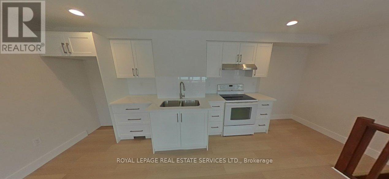 












REAR - 209 KENDAL AVENUE

,
Oshawa,




Ontario
L1G5B4

