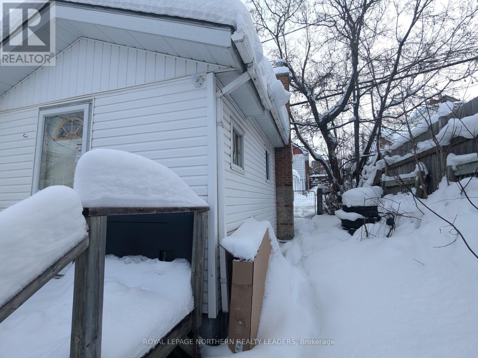 












236 TAMARACK STREET

,
Timmins (TNE - Hill District),




Ontario
P4N6R1

