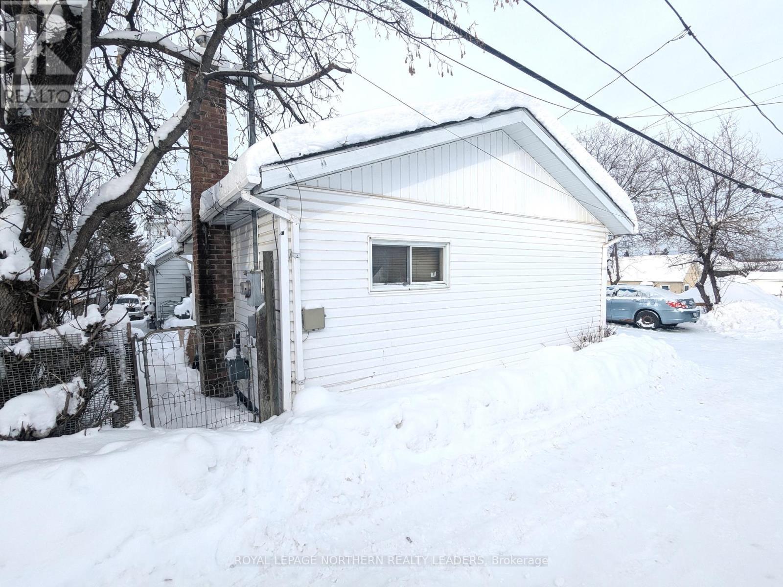 












236 TAMARACK STREET

,
Timmins (TNE - Hill District),




Ontario
P4N6R1

