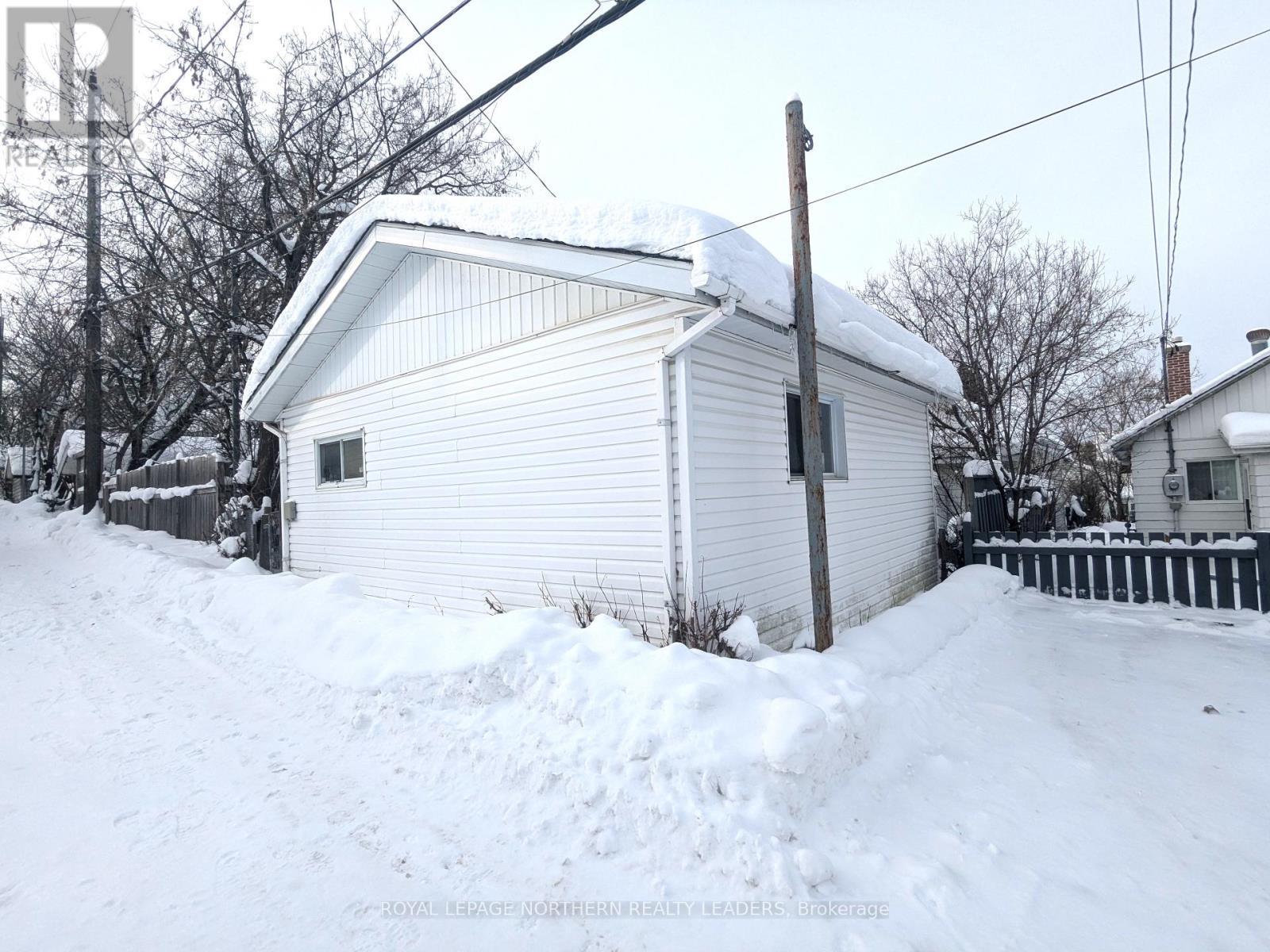 












236 TAMARACK STREET

,
Timmins (TNE - Hill District),




Ontario
P4N6R1

