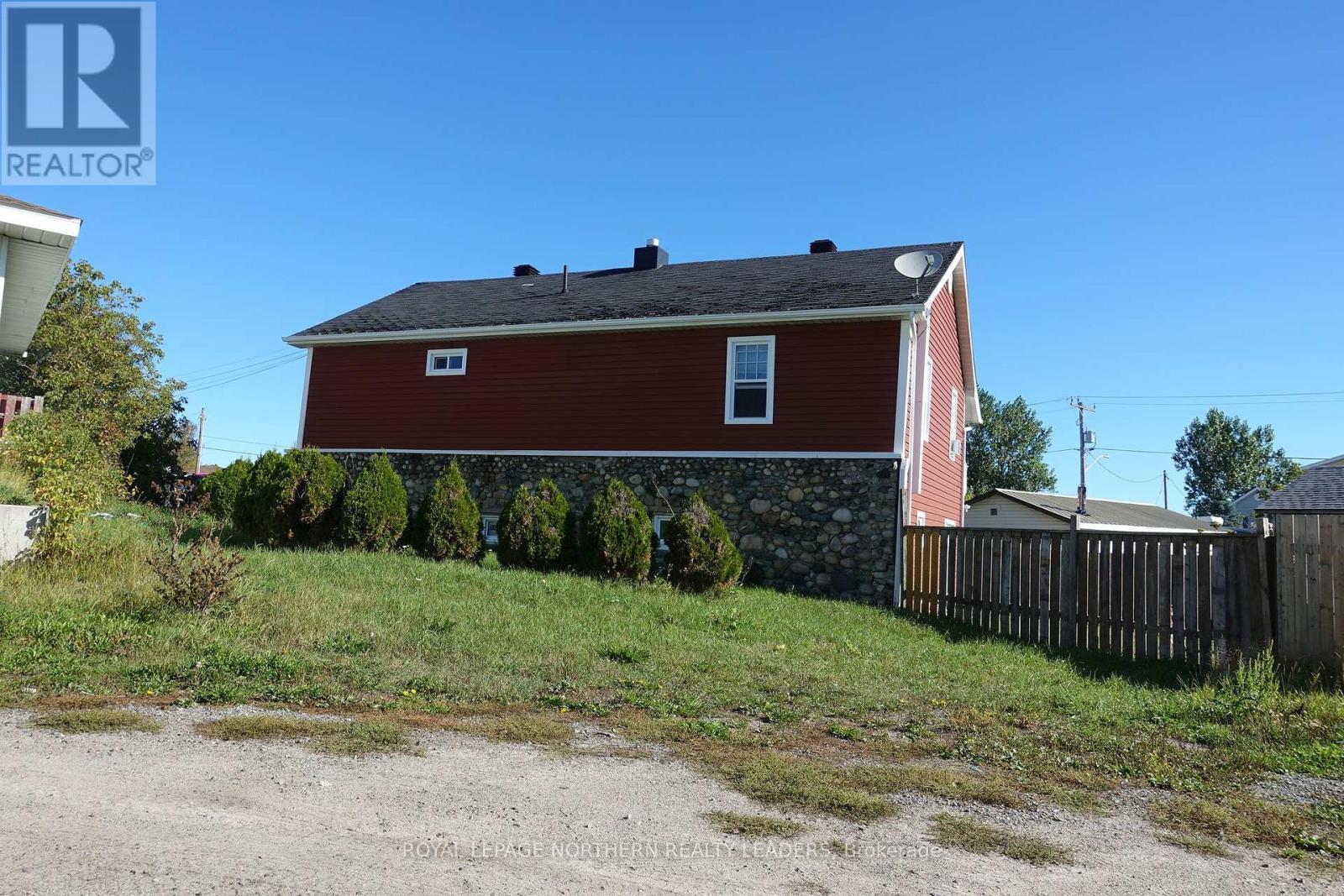 












683 LEMIEUX AVENUE

,
Timmins (MTJ - Main Area),




Ontario
P4N3W8

