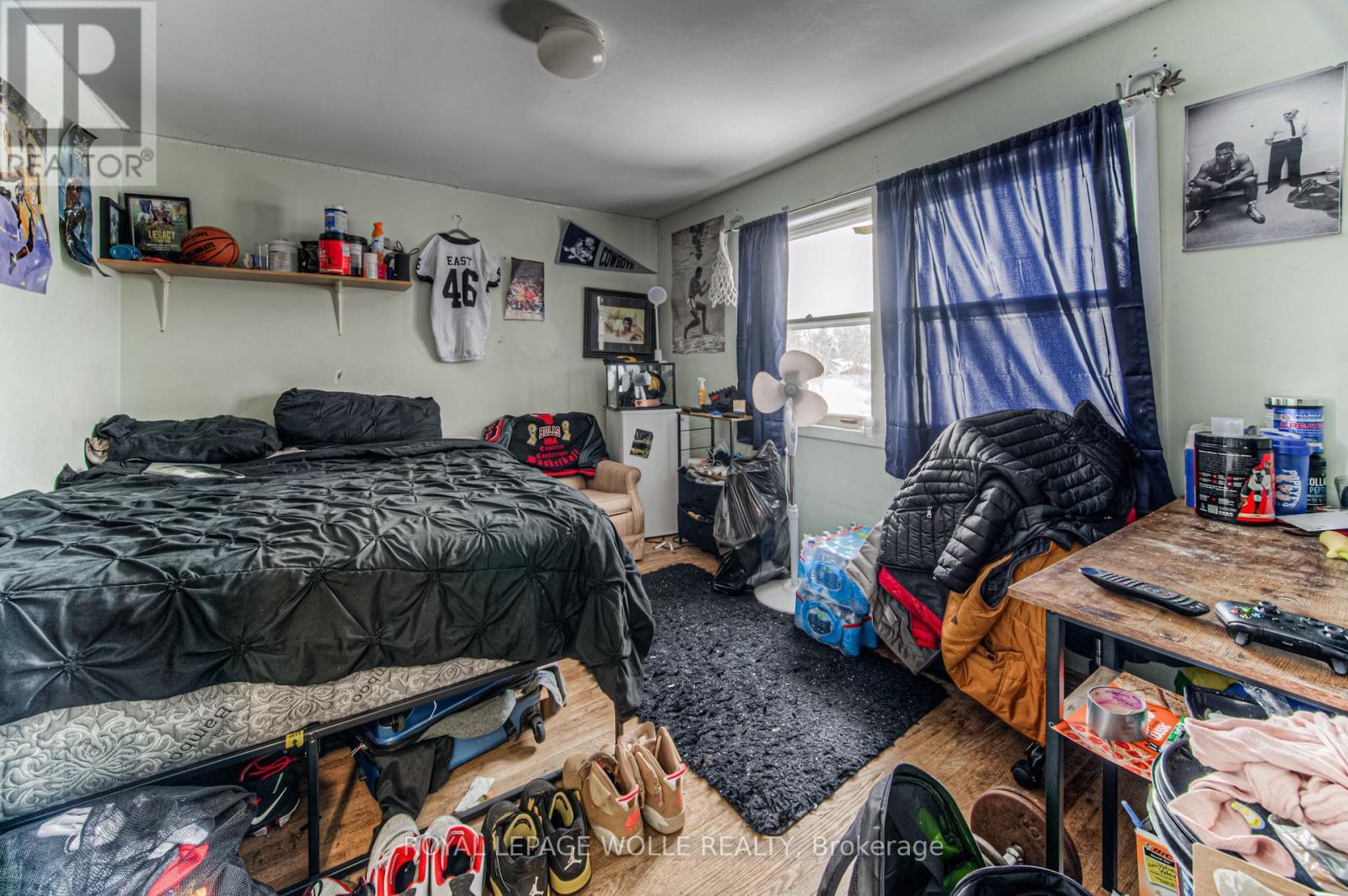 












42 CARDILL CRESCENT

,
Waterloo,




Ontario
N2L3Y6


