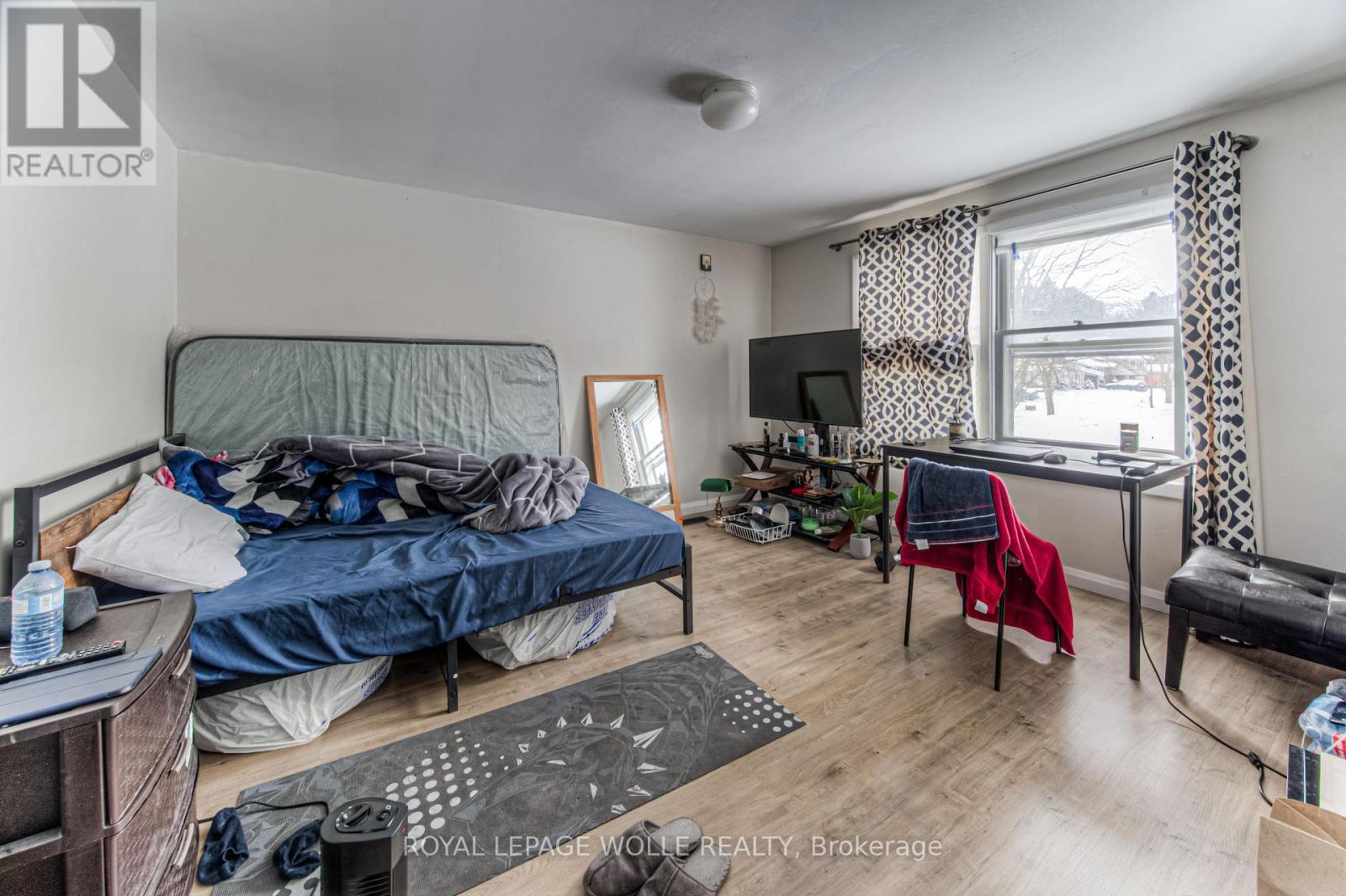 












42 CARDILL CRESCENT

,
Waterloo,




Ontario
N2L3Y6


