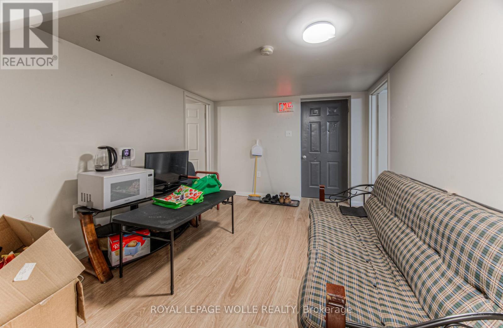 












42 CARDILL CRESCENT

,
Waterloo,




Ontario
N2L3Y6


