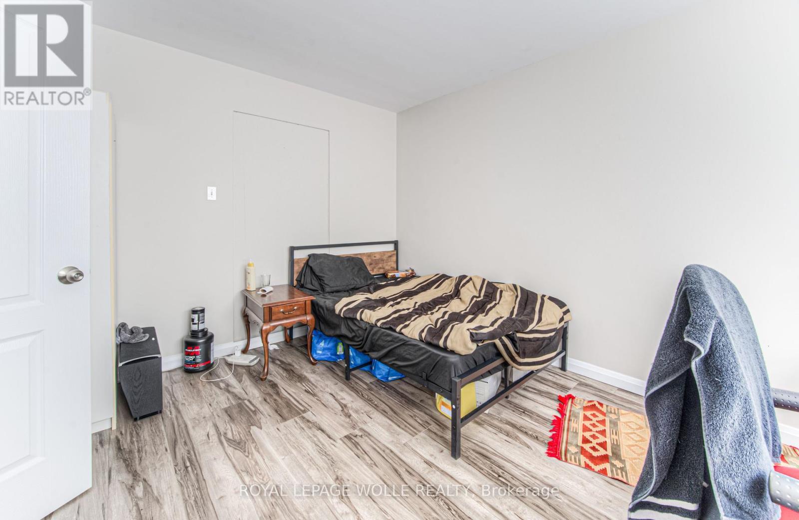 












42 CARDILL CRESCENT

,
Waterloo,




Ontario
N2L3Y6

