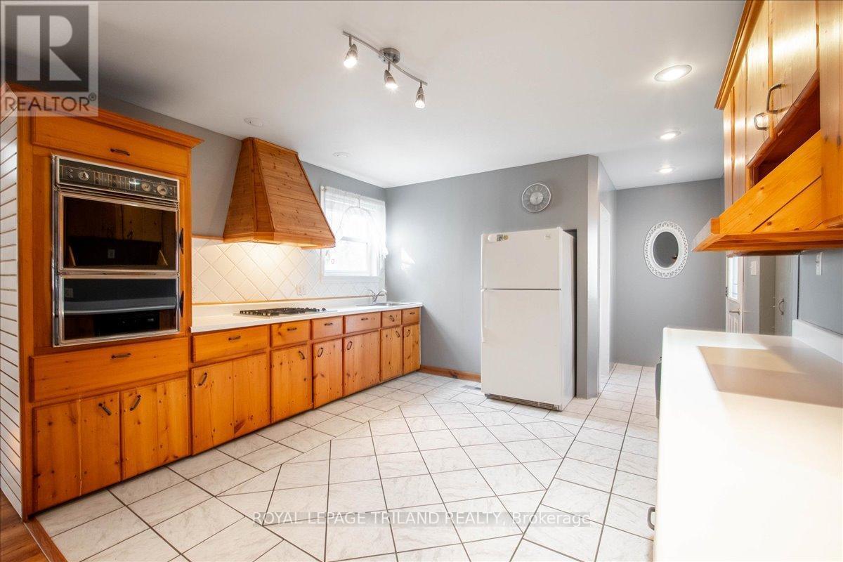 












258 MAIN STREET

,
Southwest Middlesex (Glencoe),




Ontario
N0L1M0

