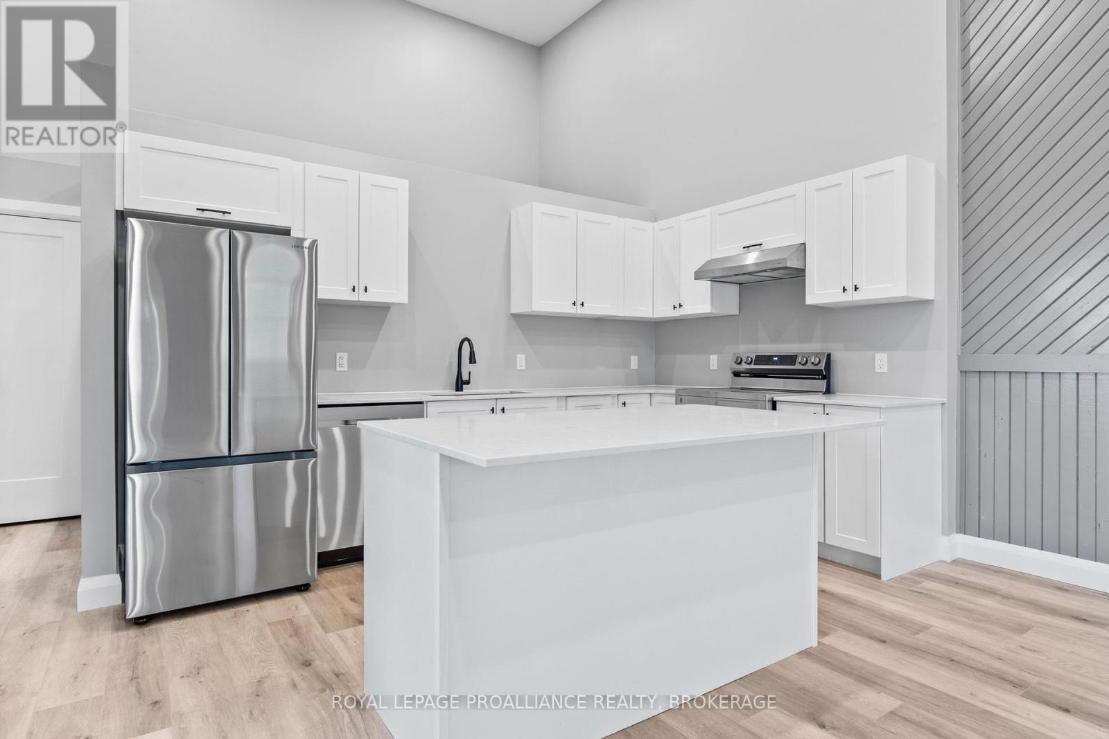 












299 ARTHUR STREET

,
Gananoque,




Ontario
K7G1B3

