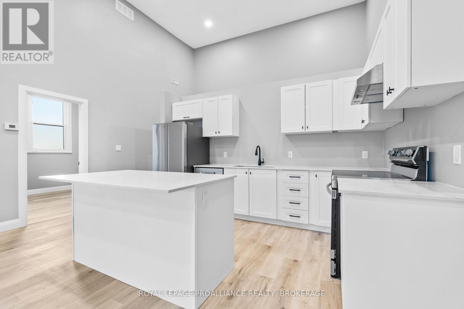 












299 ARTHUR STREET

,
Gananoque,




Ontario
K7G1B3

