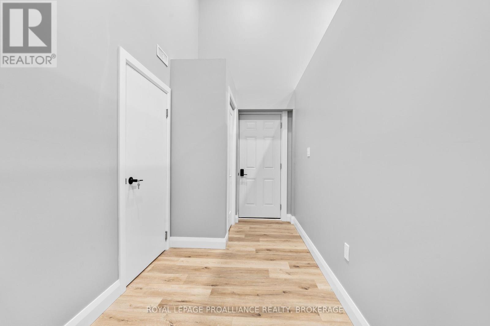 












299 ARTHUR STREET

,
Gananoque,




Ontario
K7G1B3

