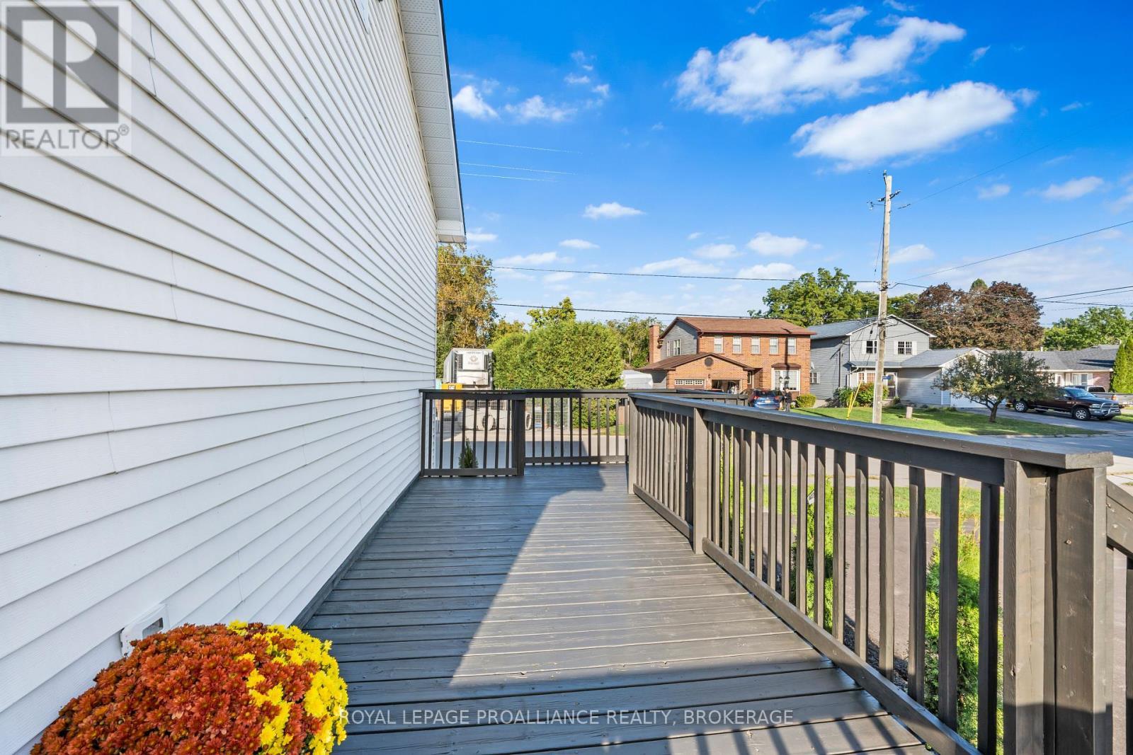 












299 ARTHUR STREET

,
Gananoque,




Ontario
K7G1B3

