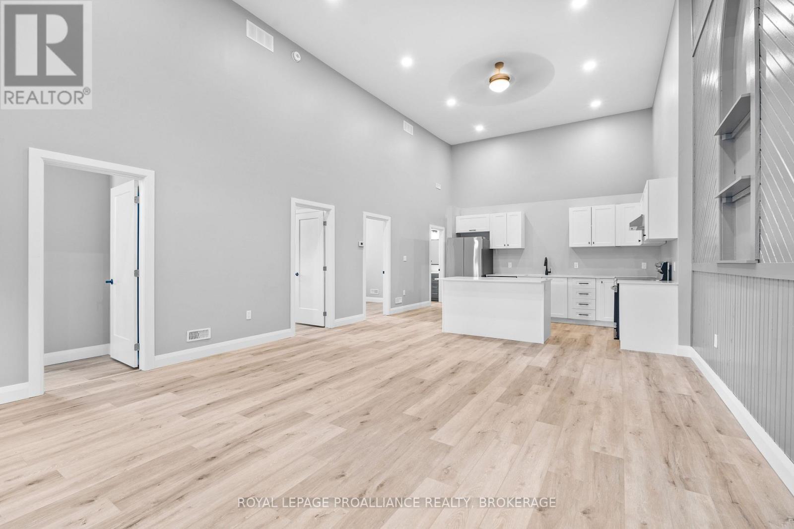 












299 ARTHUR STREET

,
Gananoque,




Ontario
K7G1B3

