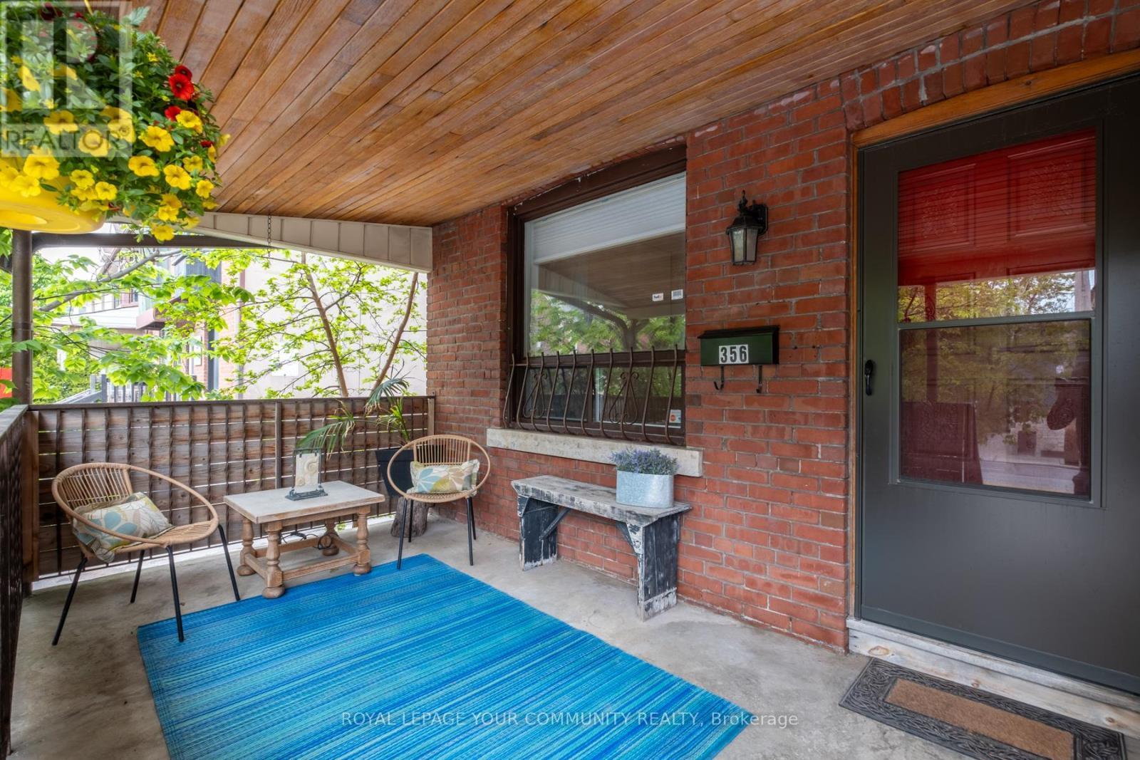 












356 DUPONT STREET

,
Toronto,




Ontario
M5R1V9

