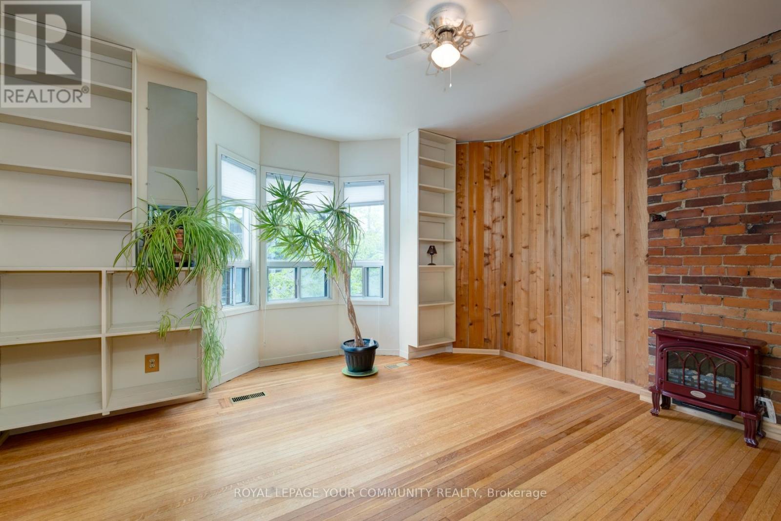 












356 DUPONT STREET

,
Toronto,




Ontario
M5R1V9

