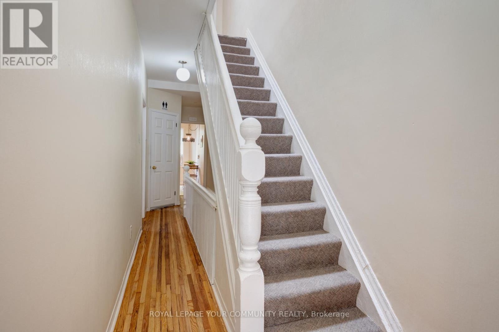 












356 DUPONT STREET

,
Toronto,




Ontario
M5R1V9

