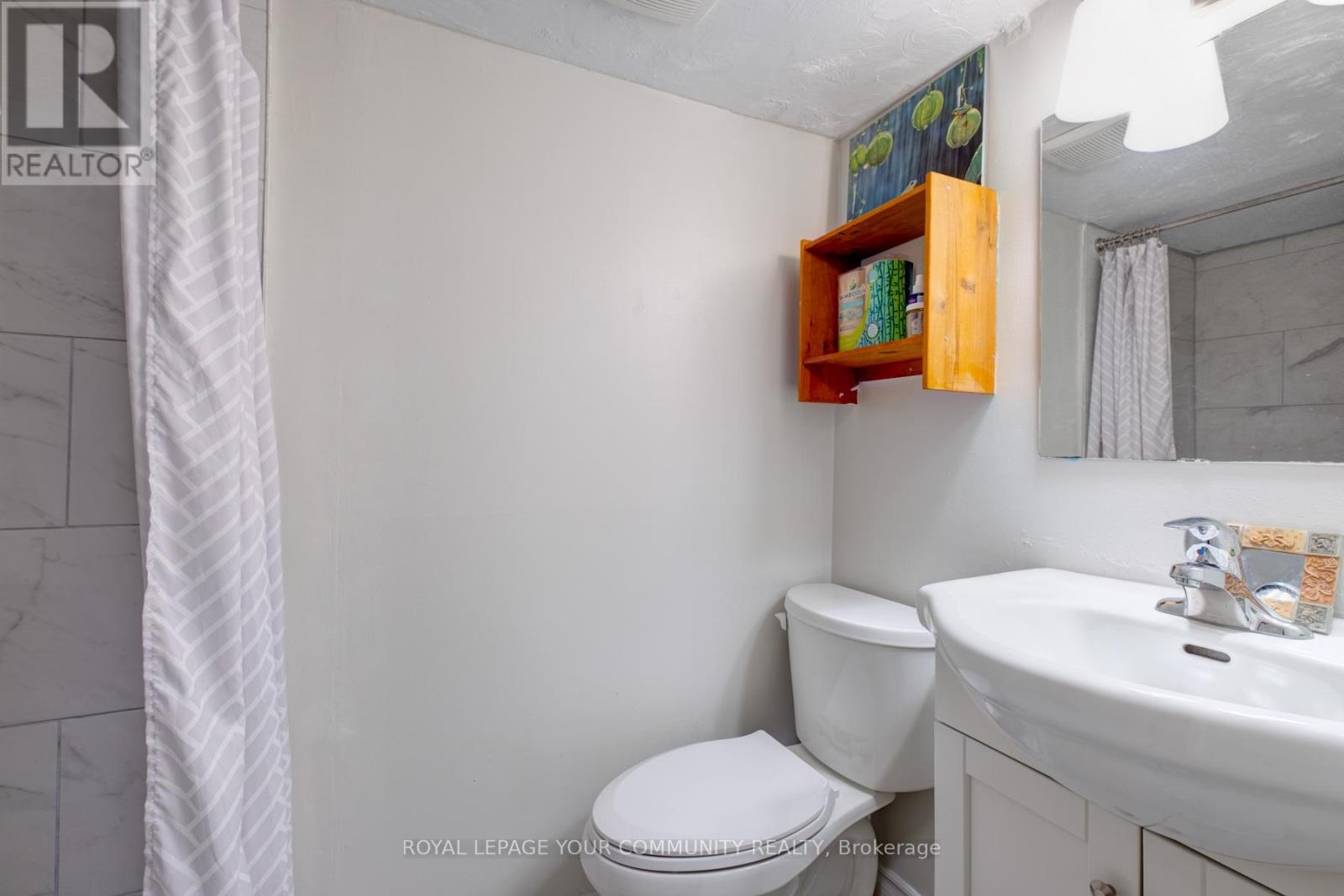 












356 DUPONT STREET

,
Toronto,




Ontario
M5R1V9

