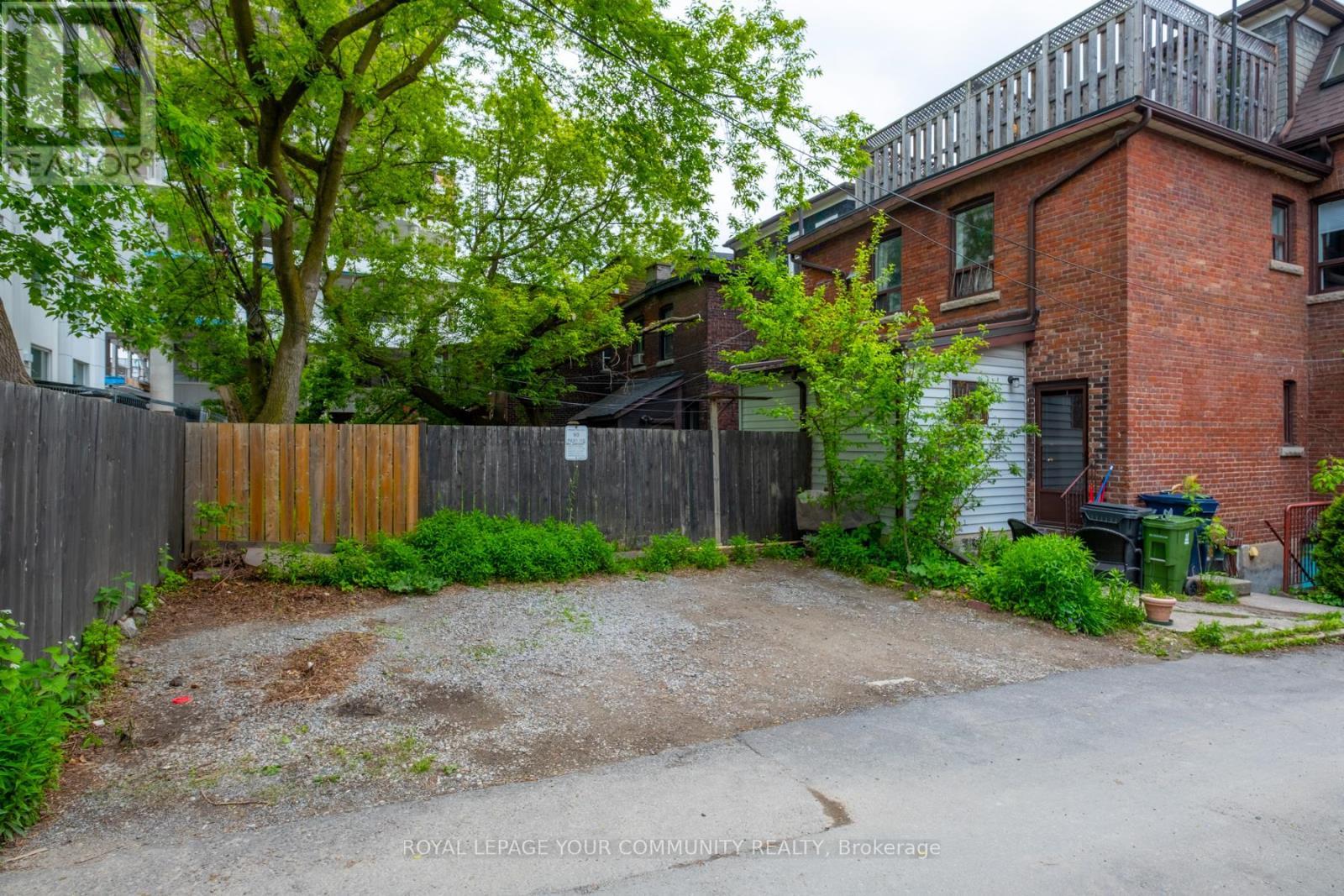 












356 DUPONT STREET

,
Toronto,




Ontario
M5R1V9

