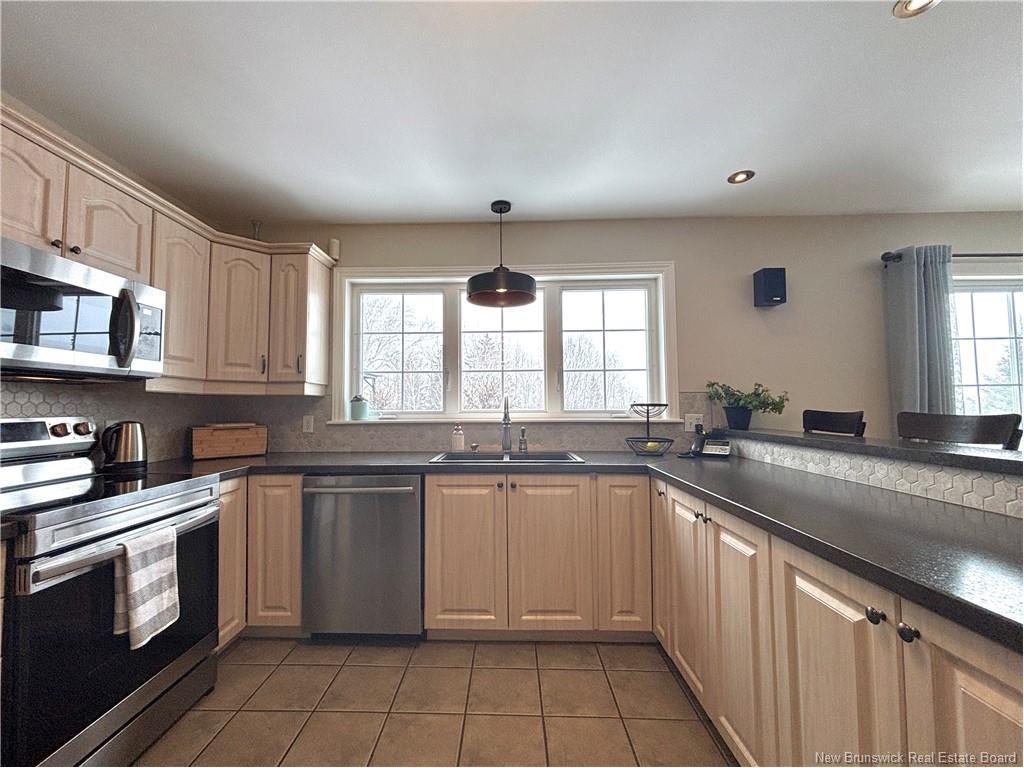 









720


Assumption

,
Bathurst,




NB
E2A 2V7

