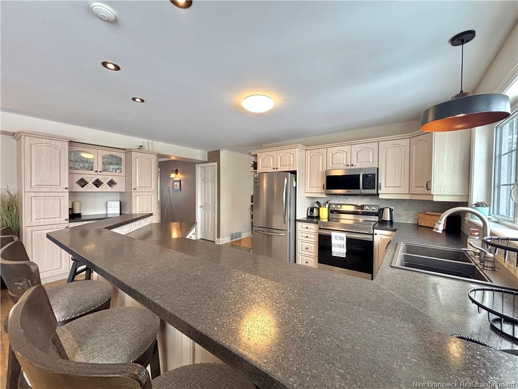 









720


Assumption

,
Bathurst,




NB
E2A 2V7

