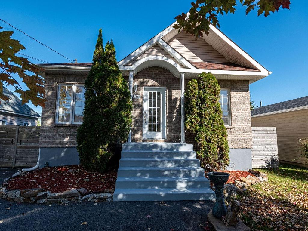 









210


Place Roy

,
Saint-Zotique,




QC
J0P1Z0

