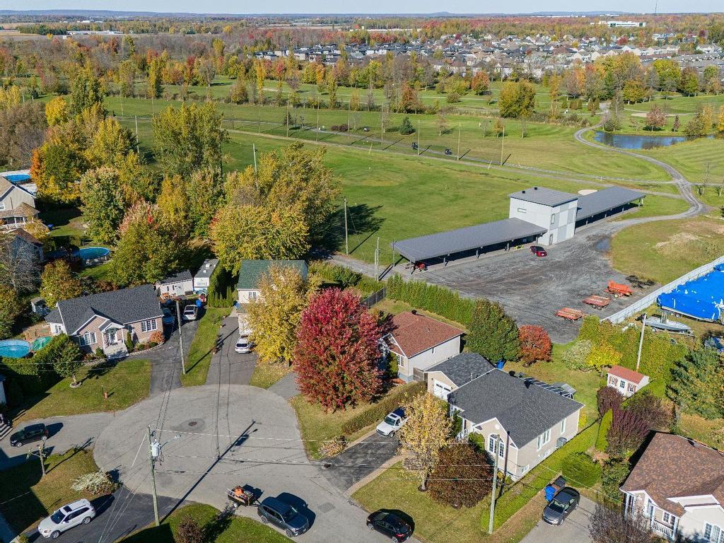 









210


Place Roy

,
Saint-Zotique,




QC
J0P1Z0

