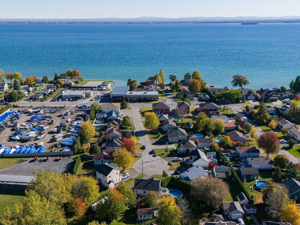 









210


Place Roy

,
Saint-Zotique,




QC
J0P1Z0

