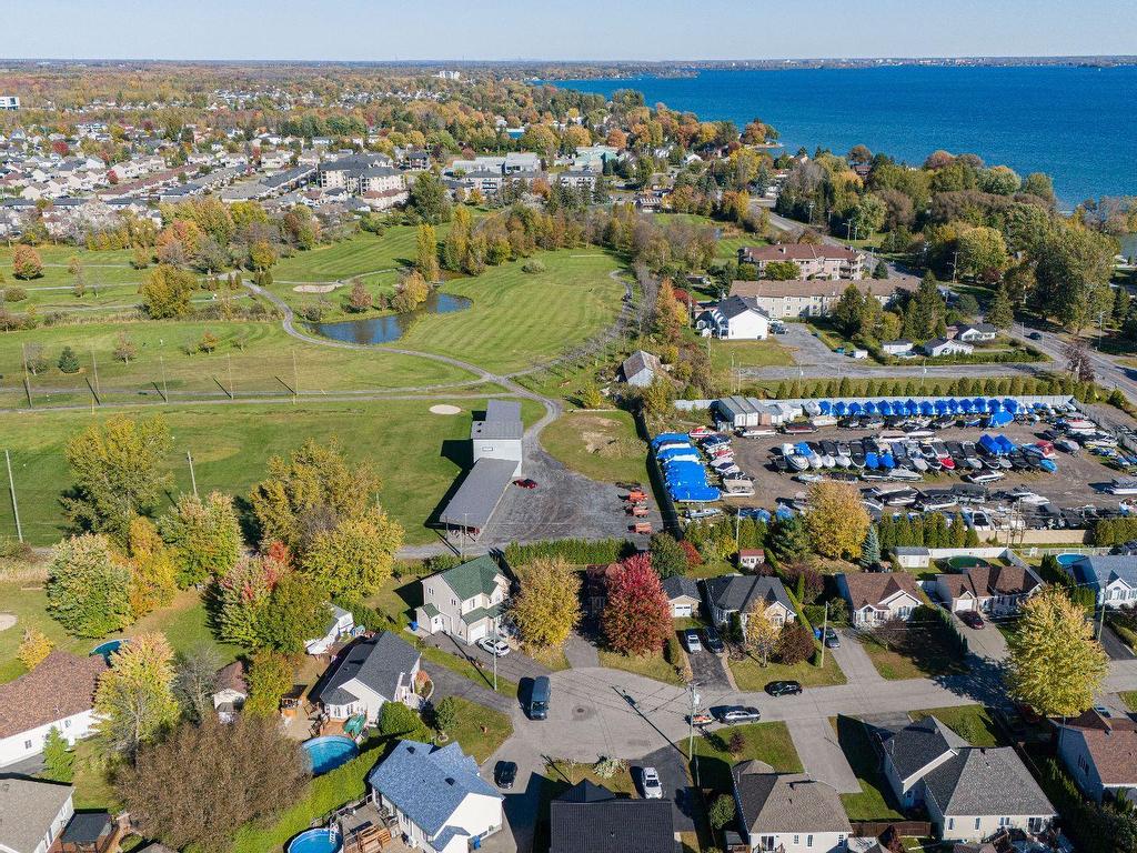 









210


Place Roy

,
Saint-Zotique,




QC
J0P1Z0

