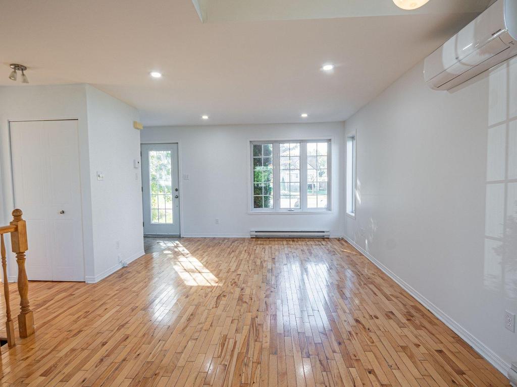 









210


Place Roy

,
Saint-Zotique,




QC
J0P1Z0

