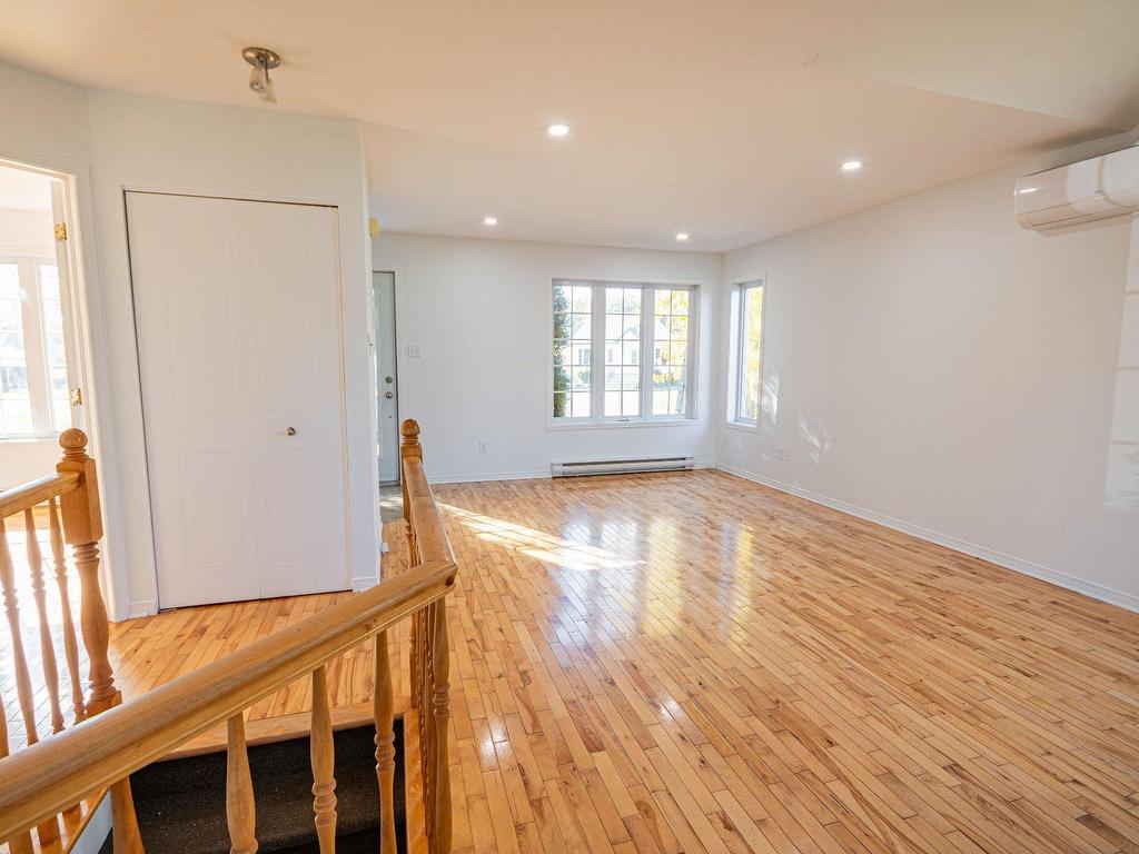 









210


Place Roy

,
Saint-Zotique,




QC
J0P1Z0

